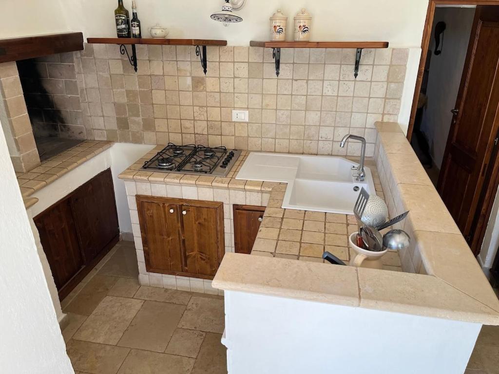 Casa Giuliveto - Charmantes Ferienhaus Mit Privatpool In Olivenhain Ostuni Εξωτερικό φωτογραφία